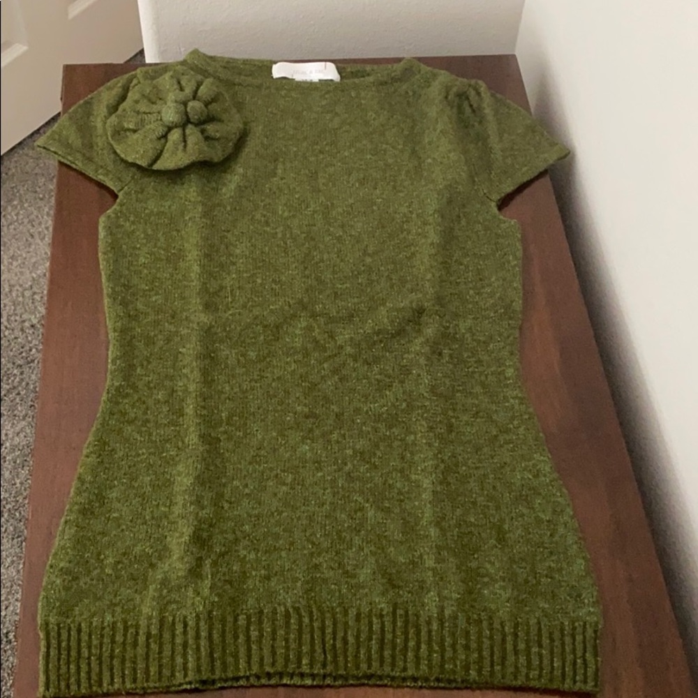Mac & Jac green cap sleeve sweater